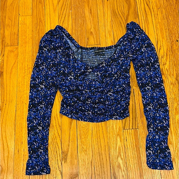 URBAN OUTFITTERS Juliana Crepe Blue Star Ruched Stretchy Crop Top NWOT Sz Medium - Picture 2 of 7